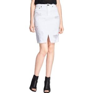Rag & Bone
Distressed Denim Skirt